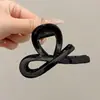 Pinza de tiburón de tamaño mediano para mujeres con cabello fino, para crear un recogido de media altura elegante, pinza de garra sofisticada y delicada para la parte posterior de la cabeza