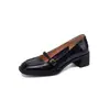 Sapatos de Salto Alto Quadrados de Salto Grosso Baixo de Pele de Ovelha Estilo Francês para Mulheres Elegantes de Luxo Confortáveis Mary Jane Pequenos Sapatos de Couro