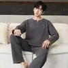 Nueva colección de otoño e invierno: pijama largo cálido y cómodo para hombre con pantalón largo y un solo bolsillo, hecho de lana y seda, adecuado tanto para usar en interiores como en exteriores