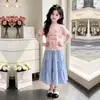 2026 Nuevo Conjunto Casual de Dos Piezas para Niños Mayores en Verano: Camiseta de Manga Corta con Estampado de Letras Estilo Coreano y Falda Larga Dulce y Fresca