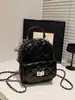 Mochila Pequeña Estilo Coreano para Estudiantes Universitarios, Bolso de Cadena Acolchado Versátil de Cuero Suave Negro de Alta Gama para Mujeres