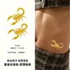 Pegatinas de tatuaje de escorpión coloridas y chapadas en oro, elegantes y sofisticadas, perfectas para el muslo, creando un ambiente moderno, mismo estilo que las de Xiaohongshu, con diseños de calavera y luna creciente de lámina de oro