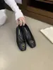 Imposto Não Incluído 2026 Primavera Novo Estilo Europeu e Americano Flor de Camélia Elegante Sapatos de Salto Único para Combinar com Saias, Sapatos de Salto Único com Bico Quadrado com Forro Interno