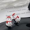 Lindos pendientes de muñeco de nieve de Navidad de dibujos animados, pendientes de copo de nieve exquisitos de lujo ligero, pendientes de sombrero de Navidad con goteo de aceite combinables para otoño e invierno