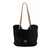 Bolsa tote de pelúcia de alta qualidade e grande capacidade para mulheres, nova coleção outono/inverno 2026, bolsa de ombro versátil, moderna e estilosa