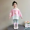 Traje de dos piezas falso de lunares estilo coreano para niñas, nuevo conjunto de moda primavera y otoño 2026 para niñas pequeñas