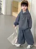 Conjunto para Niños Otoño Invierno 2026 Nuevo Sudadera con Forro Polar para Niños Ropa de Invierno para Bebés Pantalones Engrosados Conjunto de Dos Piezas