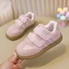 Zapatillas de entrenamiento alemanas para niñas 2026 nuevo modelo versión estudiante zapatos para niños primavera/verano zapatillas deportivas zapatillas zapatos casuales para niñas pequeñas