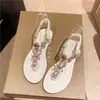 Sandálias Rasteirinhas Femininas 2026 Novo Verão Versátil Tendência Estilo Fada Moda Strass Chinelo Estilo Romano Calçados de Praia