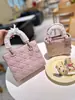 Nuevos Bolsos de Moda Venta Caliente Bolso de Mano Lady Dior Acolchado Mate para Mujer con Broches Plateados y Dorados, Para Llevar en la Mano y Cruzado, Moderno y Versátil, Disponible en Cinco Colores