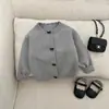 Vestido de Primavera para Bebé Niña Estilo Occidental Suéter de Punto Set de Tres Piezas Linda Camisa con Espalda Pantalones Casuales Traje de Moda Otoñal para Bebé
