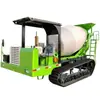 O caminhão betoneira sobre esteiras JDY-600LY é flexível e manobrável, com uma tremonha ampliada para misturar concreto.