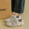 Tênis Esportivos Casuais Verão 2026 Fivela Versátil Feminino De Xun Sapatos Aumentadores de Altura Sapatos Forrest Gump Bloco de Cores Novo Estilo Sola Plana