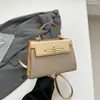 Bolso Kelly de Alta Gama para Mujer 2025 Nuevo Bolso de Hombro de Moda Diseño Nicho Tendencia Versátil Casual Bolso Cruzado para Mujer