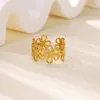 Europeo y Americano Creativo Hueco Flor de Cinco Pétalos Flor de Margarita Anillo de Acero de Titanio Pendientes Pulsera Juego de Joyería Verano Transfronterizo Producto Caliente