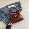 Nicho de alta qualidade Textura Axila Pequena Bolsa 2024 Novo Arco da Moda Elegante Ombro Crossbody Dumpling Bolsa