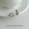 Brincos de Tarraxa Cruz Dourada com Zircônia Estilo Doce Cool Fashion Personalidade Luxo Leve Design de Nicho Versátil Exquisite Mulher