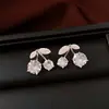 Pendientes de Colgante de Cereza con Circonita y Aguja de Plata, Pendientes Elegantes y Versátiles con un Toque de Lujo Ligero y de Alta Gama, Diseño Único para Mujeres