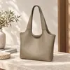Coleção nova de 2026: Bolsa tote de couro bovino de primeira camada, bolsa de ombro casual em couro macio, simples e versátil, bolsa de mão feminina em couro genuíno