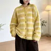 Suéter cárdigan casual retro de rayas onduladas con cuello redondo y un solo botón, nuevo abrigo de punto holgado para mujer de otoño e invierno