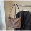 Bolso de Cuero Gamuzado Transfronterizo para Mujer, Gran Capacidad, Nuevo Bolso de Hombro Cruzado Vintage Otoño e Invierno 2026, Bolso Tipo Dumpling para Viajes