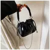 Bolso Cubo Acolchado de Moda con Cordón y Cadena, Bolso de Mano Versátil para el Trabajo, Elegante Bolso de Hombro y Cruzado para Mujer