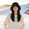 Chapéu de Proteção Frio Nordeste Chapéu de Pelúcia Feminino Chapéu Balde de Pelo Sintético de Coelho Inverno 2026 Novo Quente Circunferência da Cabeça Grande Fofo