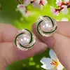 Pendientes de perla de circonita francesa con diseño de nicho femenino, pendientes pequeños y exquisitos de alta calidad, nuevos pendientes de moda 2024