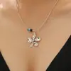 Cadena para Clavícula Ins Coreana de Plata Flor de Nicho Textura Metálica Martillada Flor Pequeña Cadena de Hueso de Serpiente Collar de Lujo Accesible