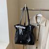 Bolso Grande de Alta Gama para Mujer, Nuevo Modelo de Moda 2026 Bolso de Hombro Versátil para el Trayecto Diario, Bolso Cubo para el Trabajo