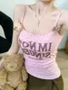 Camisola de Verão Puramente Sexy com Bojo, Estampa de Letras, Design nas Costas Estilo Boneca, Alças Irregulares, Fashion e Emagrecedora para Garotas Descoladas