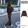 Moletom com capuz marrom outonal, peça de outer wear para o início do outono feminino, conjunto esportivo e casual, novo look estilo coreano 2026