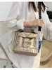 Traje Pequeño Estilo Chaqueta con Remaches, Nuevo Estilo 2026, Bolso Cruzado de Hombro Único de Moda Europea y Americana de Alta Calidad, Se Puede Usar como Mochila, Uso de Tres Vías