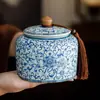 Tarro de Cerámica Azul Cielo Kiln Ru con Patrón de Loto, Caja de Almacenamiento de Té Pu'Er Exquisita de Alta Gama, Tarro de Almacenamiento Sellado, Artesanía Delicada