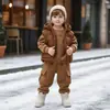 Conjunto de Inverno para Meninos 2027 Novo Estiloso Acolchoado Roupas de Inverno para Crianças, Conjunto de Três Peças com Colete Quente e Moletom Tendência