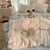 Conjunto de quatro peças em veludo de leite coração de menina grau A, capa de edredom de flanela com renda, lençol de cama, fleece de coral, roupa de cama quente para outono e inverno, 1,8 metros