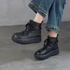 Botas de Cano Curto com Cadarço de Couro Bovino de Primeira Camada para Mulheres Sola Grossa Botas Martin Aumentadoras de Altura Bico Redondo Botas Casuais Retrô para Mulheres Botas Curtas de Couro Genuíno