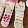 Calcetines de terciopelo de visón rosa para mujer estilo coreano con forro polar gruesos y cálidos para dormir calcetines de invierno lindos peludos calcetines de confinamiento