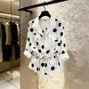 Camisa branca com poás estilo francês, gola, acinturada, para mulheres, nova coleção de verão 2026, manga longa, top versátil que afina a silhueta