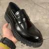 Mocassins Novos de Primavera Estilo Coreano Couro Genuíno Bico Redondo Sola Grossa Sapatos Novos de Casamento Sapatos Casuais para Aumentar a Altura Sapatos Casuais Sapatos de Plataforma