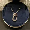 Collar de Hebilla de Herradura Fred de Gama Alta para Mujer, Tamaño Pequeño, Colgante en Forma de U con Diamantes Completos, Cadena Gruesa Chapada en Oro de 18 Quilates para Clavícula, Fabricante