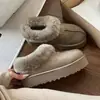 Botas de nieve de suela gruesa para mujer, nuevo estilo de invierno 2026, forradas de felpa y engrosadas, zapatos de algodón estilo noreste, mocasines sin cordones con pelo esponjoso