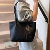 Bolsa vintage de grande capacidade feminina 2025 nova bolsa tote de nicho da moda sul-coreana, bolsa tote simples de um ombro só com axila