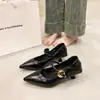 Zapatos de otoño de tacón de aguja de corte bajo, a la moda, estilo commuter de una sola tira, nuevo cuero suave con hebilla, tacón alto de moda 2026, puntera metálica puntiaguda, tela