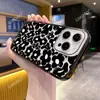 Funda de Teléfono con Flores de Moda Estilo Europeo y Americano para Apple 18Pro Cubierta Protectora Acrílica Ip17 con Soporte Magnético para Tarjetas 14