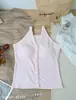 Um Essencial para Protagonistas Femininas de Estilo Coreano! Vem com Bojos Embutidos, Decote V, Alças Abotoadas, Efeito Suave e Emagrecedor, Camisole Extremamente Versátil 3133