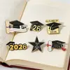 Temporada de Graduación 2026 Europea y Americana Broche de Birrete Doctoral Insignia Conmemorativa de Graduación y Examen de Admisión Universitaria Regalo para Estudiantes Broche de Aleación Accesorio