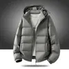 26888 Jaqueta de Penas Outono Inverno Nova com Capuz Leve Jaqueta de Penas Estilo Casal Quente Solta Fashionável Casual Roupa Exterior