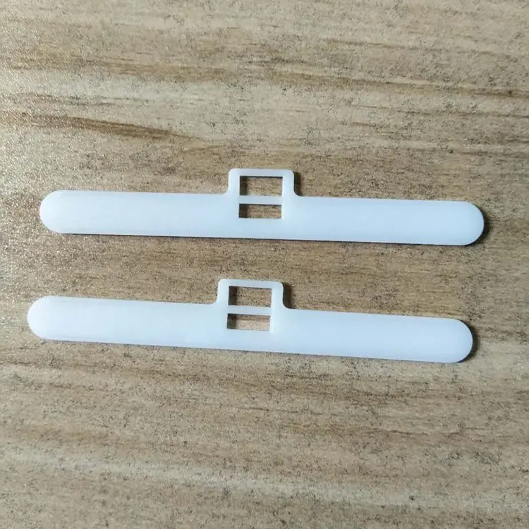 双孔挂片