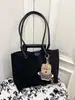 Bolso Cubo Portátil de Contraste de Color Retro Francés Transfronterizo Nuevo para Mujer Otoño e Invierno Versátil para el Trabajo y los Viajes Bolso Cruzado